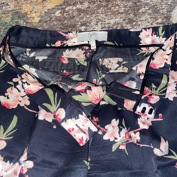 💎RARE💎NWOT JOIE Silk Blend Floral Pants, Size 2 - Picture 6 of 12